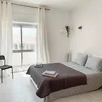 Sunny House 아파트 *